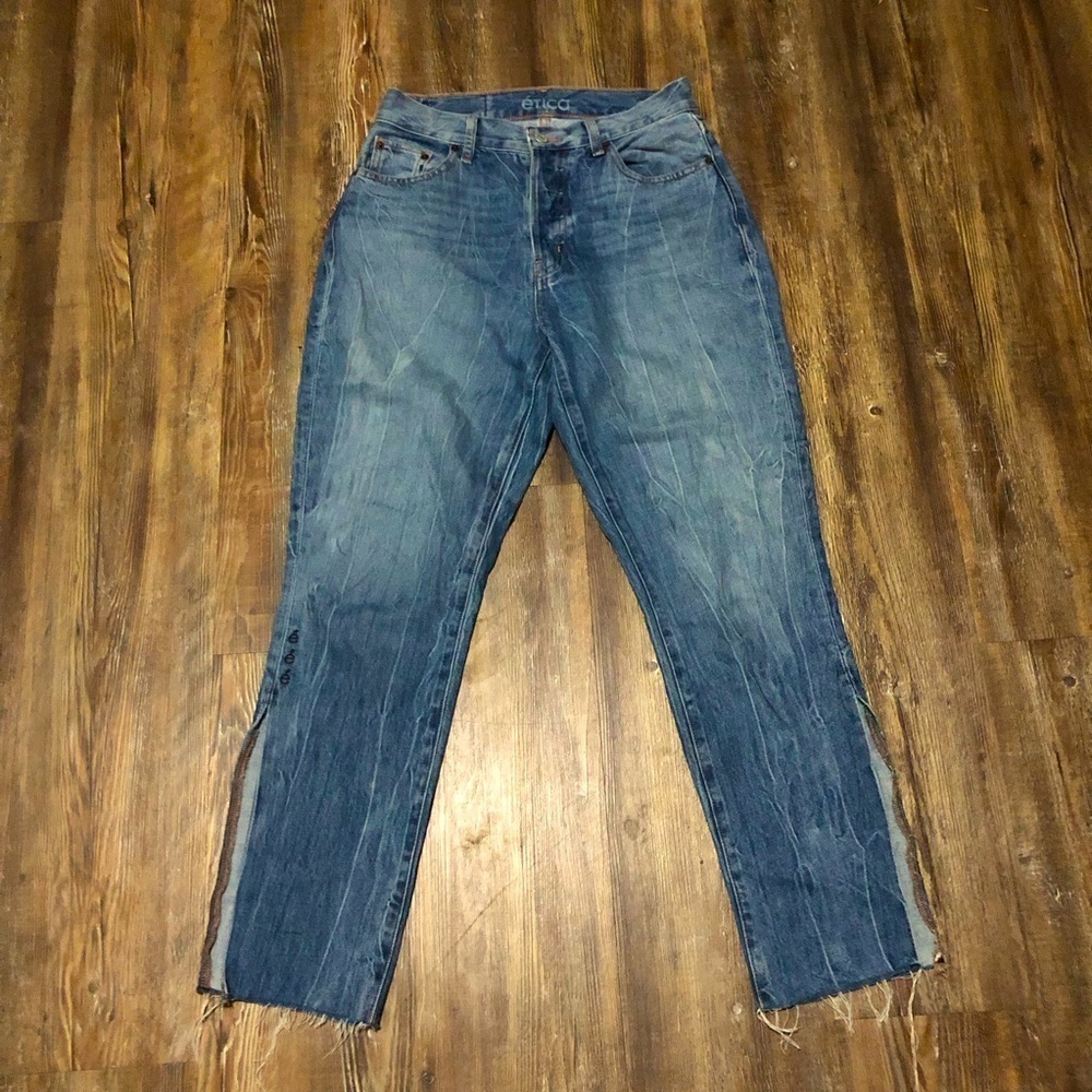 Etica Jeans Women's 25 Alex Boy Ankle With Side Slit Frayed Hem in Radium Wash